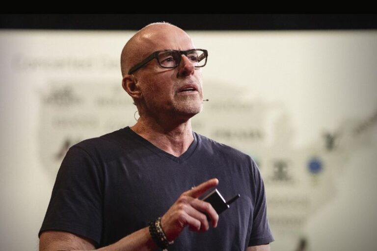 American Professor and Podcaster Scott Galloway Opens Up About the ‘Crisis’ Facing Young Men Today